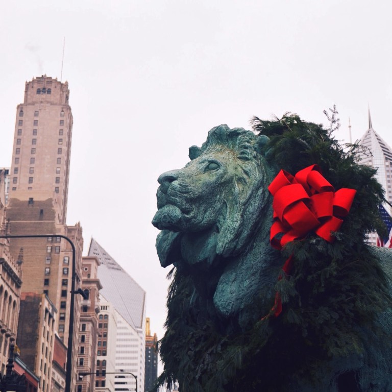 Lion in front of Art institute Chicago